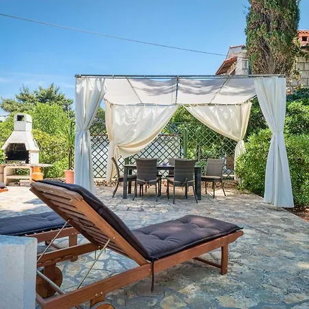 Apartment Tamar Jelsa (Hvar)