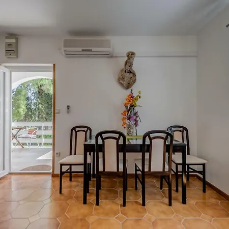 Apartment Tamar Jelsa (Hvar)