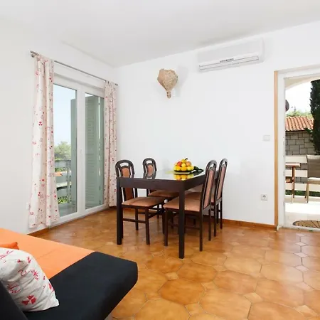 Apartment Tamar *